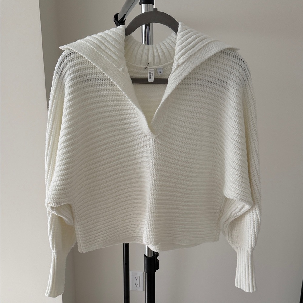 NWOT Elan White Women's Sweater